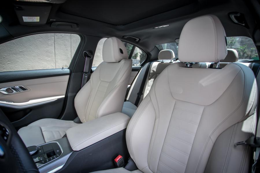 Интерьер BMW 330i M Sport (G20) 2019 года  (MX) (фото 17 из 18)